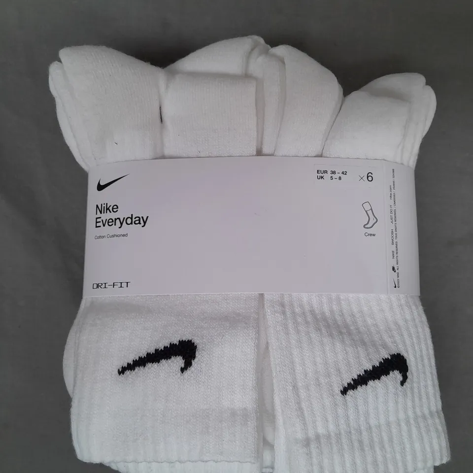 NIKE EVERYDAY COTTON CUSHIONED SOCKS IN WHITE (6 PAIRS)