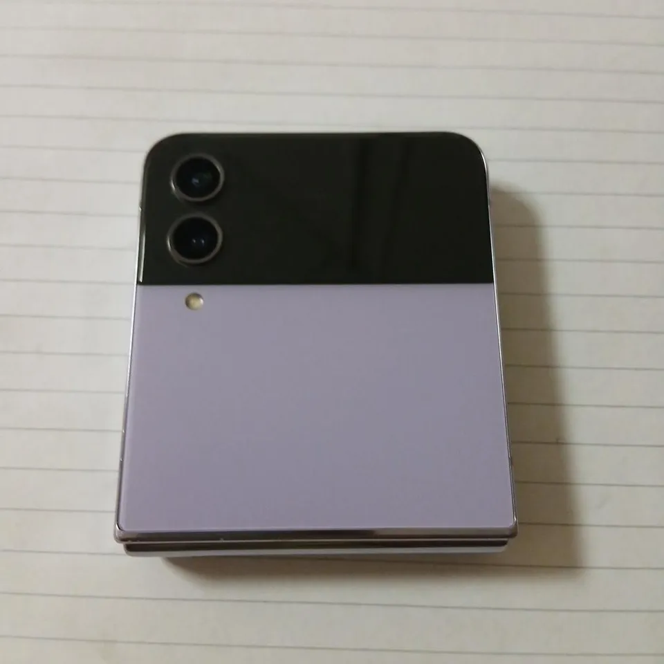 SAMSUNG GALAXY Z FLIP SMARTPHONE – BLACK & LAVENDER – BOXED