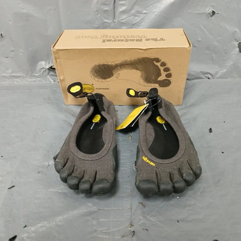 BOXED PAIR OF VIBRANT CLASSIC ECO UK 6.5 