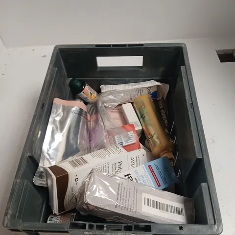 TOTE OF APPROXIMATELY 20 ASSORTED COSMETICS TO INCLUDE: BOOTS MAGNESIUM GLYCINATE 