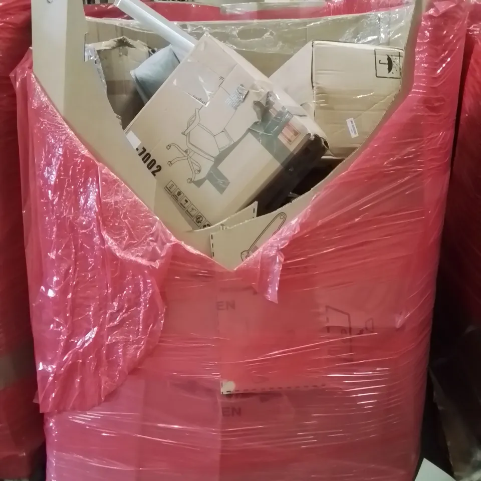 PALLET CONTAINING VARIOUS ASSORTED BOXED HOUSEHOLD ITEMS TO INCLUDE: OFFICE CHAIR, MATTRESS TOPPER, MULBERRY SILK DUVET AND LOTS MORE UNMARKED BOXED ITEMS 