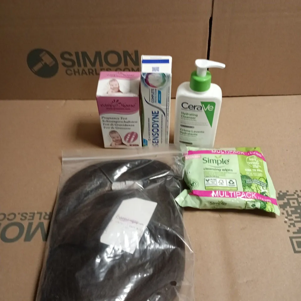 APPROXIMATEY 20 ASSORTED HEALTH AND BEAUTY PRODUCTS TO INCLUDE - SIMPLE CLEANSING WIPES - CERAVE HYDRATING CLEANSER AND SENSODYNE TOOTHPASTE