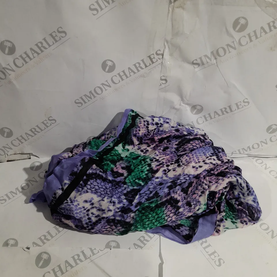 DANNII MINOGUE SNAKE PRINT SCARF