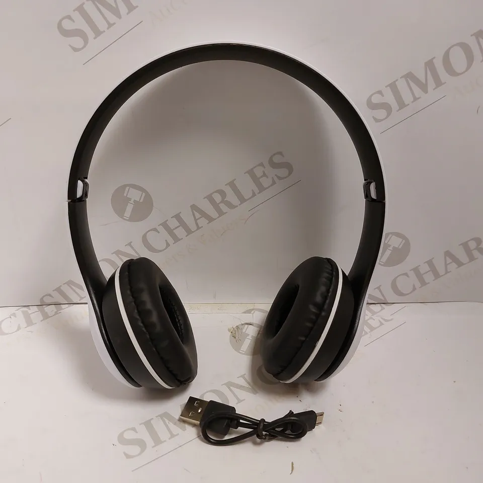 BOXED ATLAS FOR MEN WIRELESS HEADPHONES - WHITE/BLACK