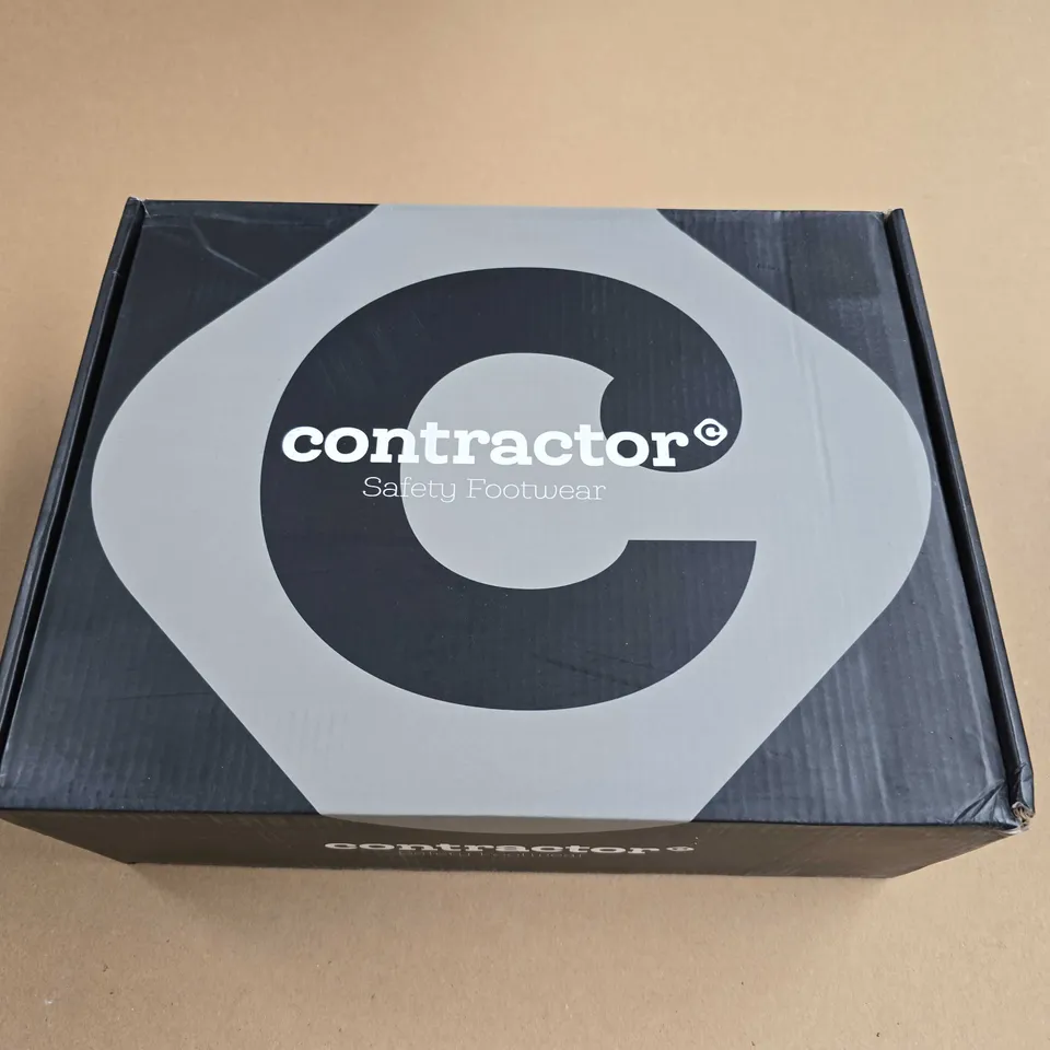 BRAND NEW BOXED CONTRACTOR BLACK SAFETY BOOTS - UK 7