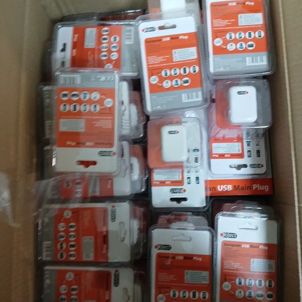 LARGE QUANTITY OF OBJECT EUROPEAN USB MAIN PLUG ADAPTERS 