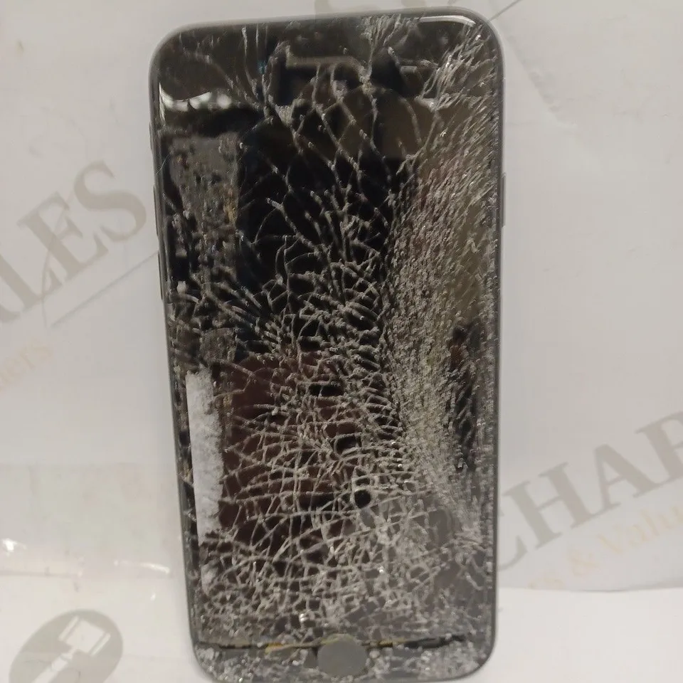APPLE IPHONE 7 (A1778) SMARTPHONE
