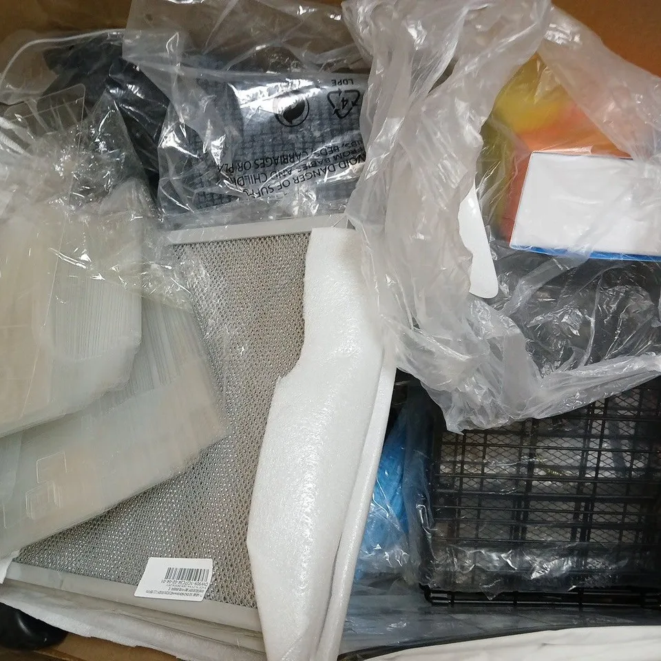 BOX OF APPROXIMATELY 15 ASSORTED ITEMS TO INCLUDE -  METAL BOWL , AUKEY LED LAMP , BIKE STORAGE POCKET ETC