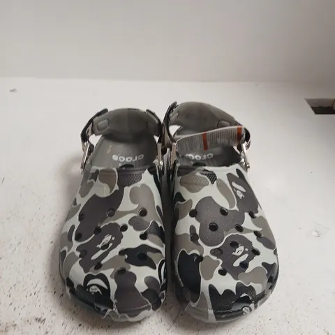 BATHING APE CROCS CAMOUFLAGE PRINT CLOGS - SIZE 9