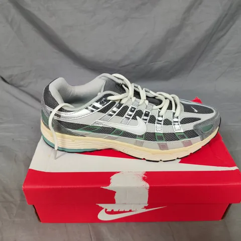 NIKE RUNNING SHOES – GREY/SILVER WITH TEAL ACCENTS, MEN’S UK SIZE 10