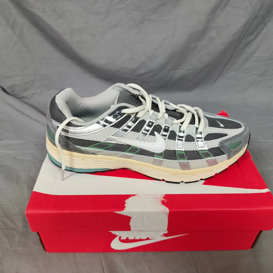 NIKE RUNNING SHOES – GREY/SILVER WITH TEAL ACCENTS, MEN’S UK SIZE 10