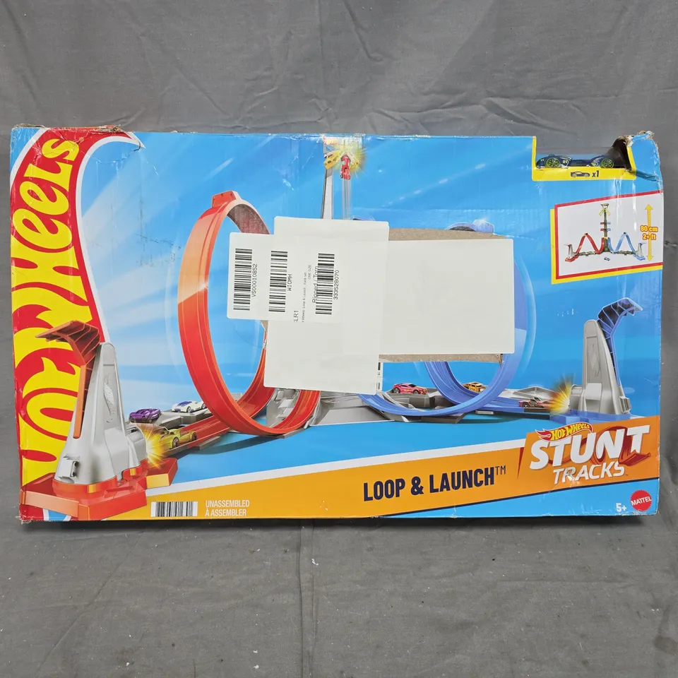BOXED HOT WHEELS LOOP & LAUNCH TRACK SET