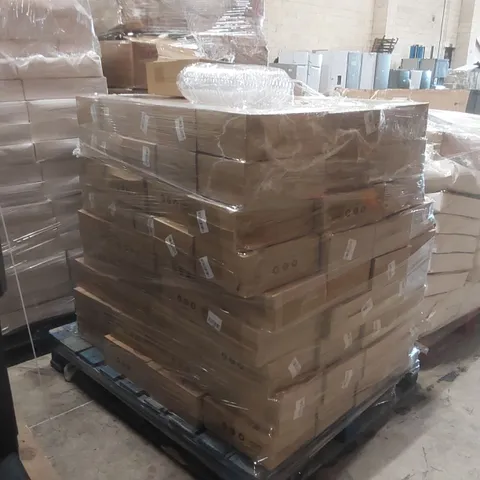 PALLET CONTAINING A VERY LARGE QUANTITY OF TRANSPARENT DECORATION BALLS
