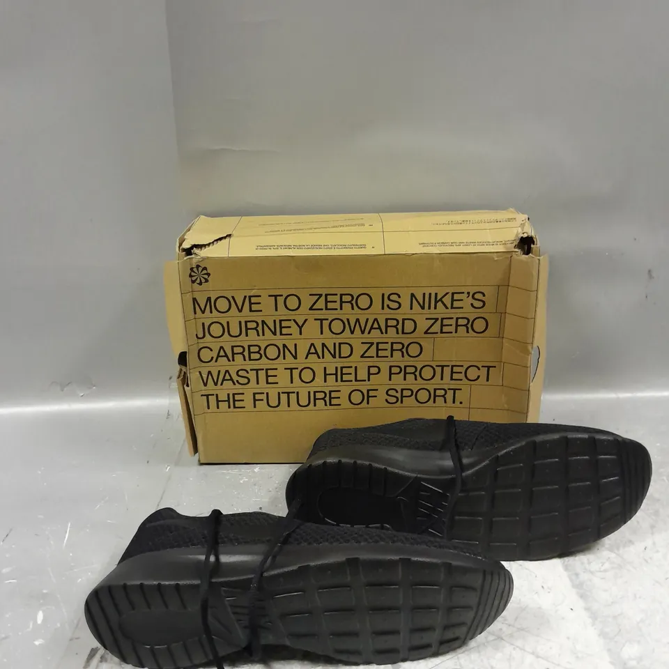 BOXED PAIR OF NIKE TANJUN TRIPLE BLACK TRAINERS SIZE 11 