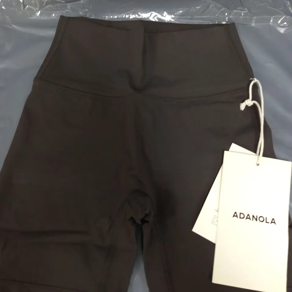 ADANOLA ULTIMATE CROP SHORTS IN COFFEE BEAN - SMALL