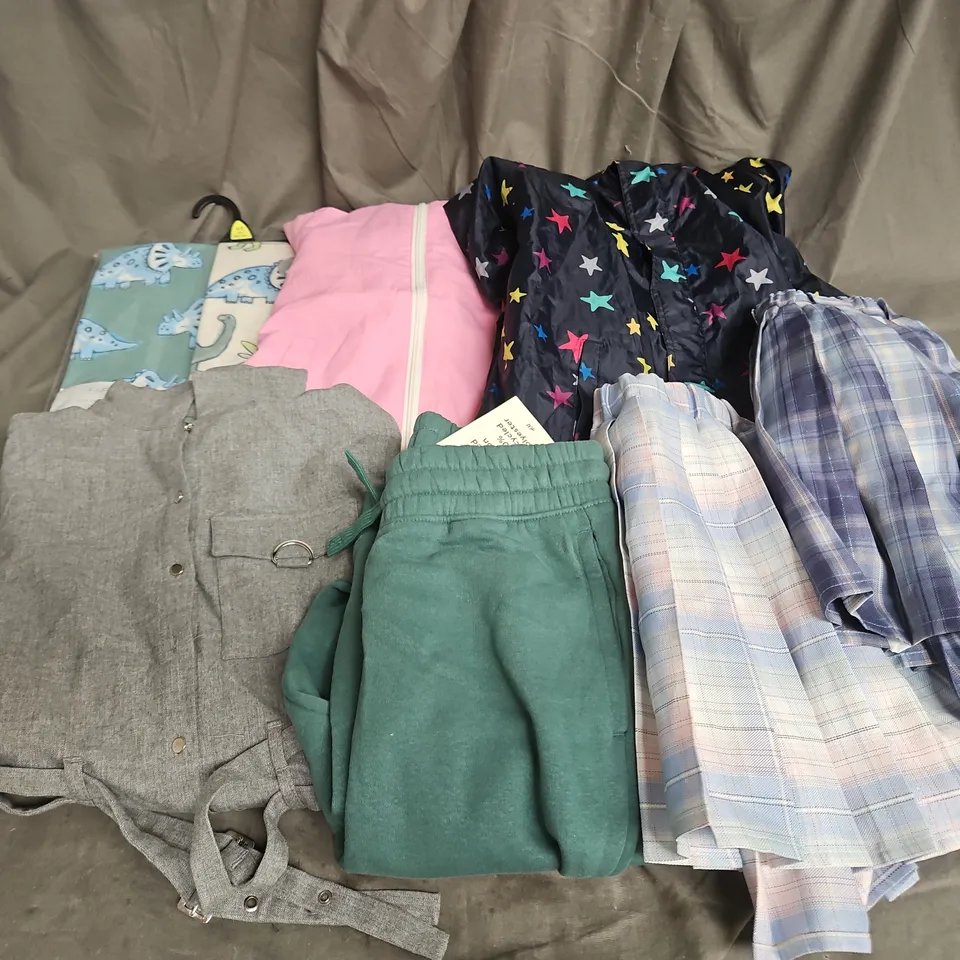 BOX OF APPROXIMATELY 30 ASSORTED KIDS CLOTHING ITEMS TO INCUDE - SKIRTS, PYJAMAS, JACKET, ETC