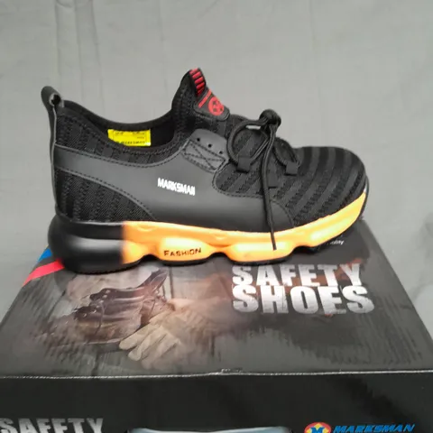 BOXED PAIR OF MARKSMAN SAFETY SHOES UK 8
