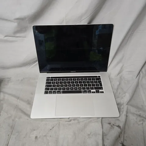 APPLE MACBOOK PRO – SILVER LAPTOP, BOXED. NO ACCESSORIES