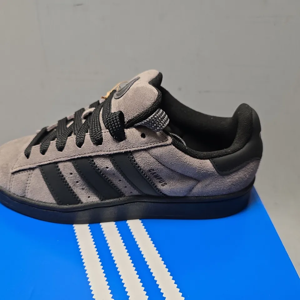 BOXED ADIDAS CAMPUS 00S SIZE 6.5