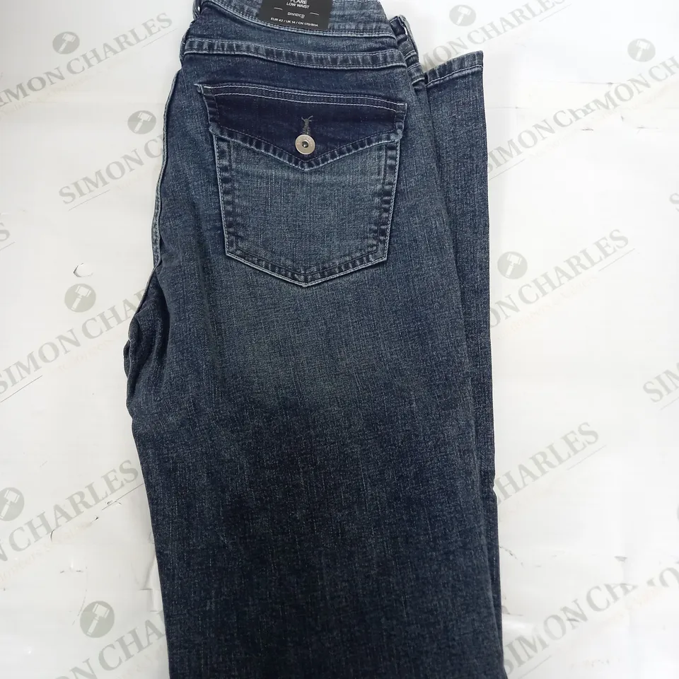 DIVIDED FLARE LOW RISE DENIM JEANS SIZE 14