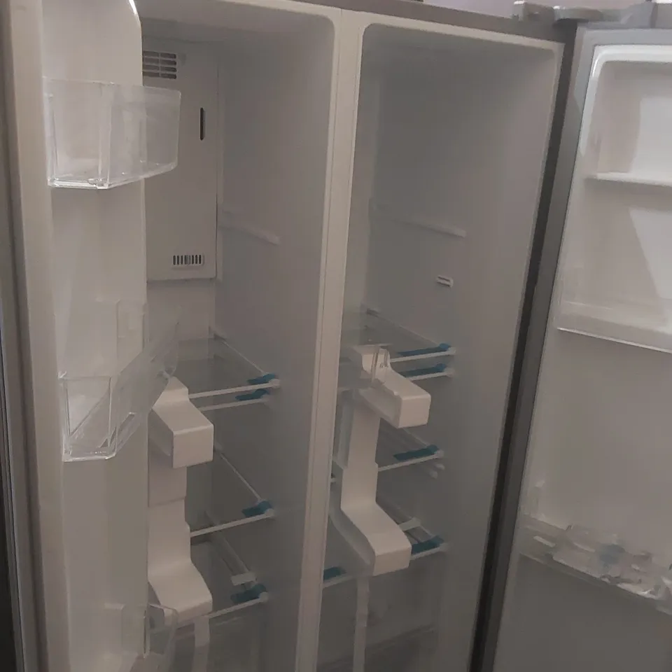 SWAN SIDE-BY-SIDE AMERICAN STYLE FRIDGE FREEZER