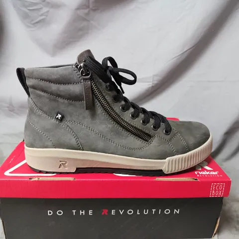 PAIR OF RIEKER SIDE ZIP TRAINER BOOTS IN GREY SIZE 6