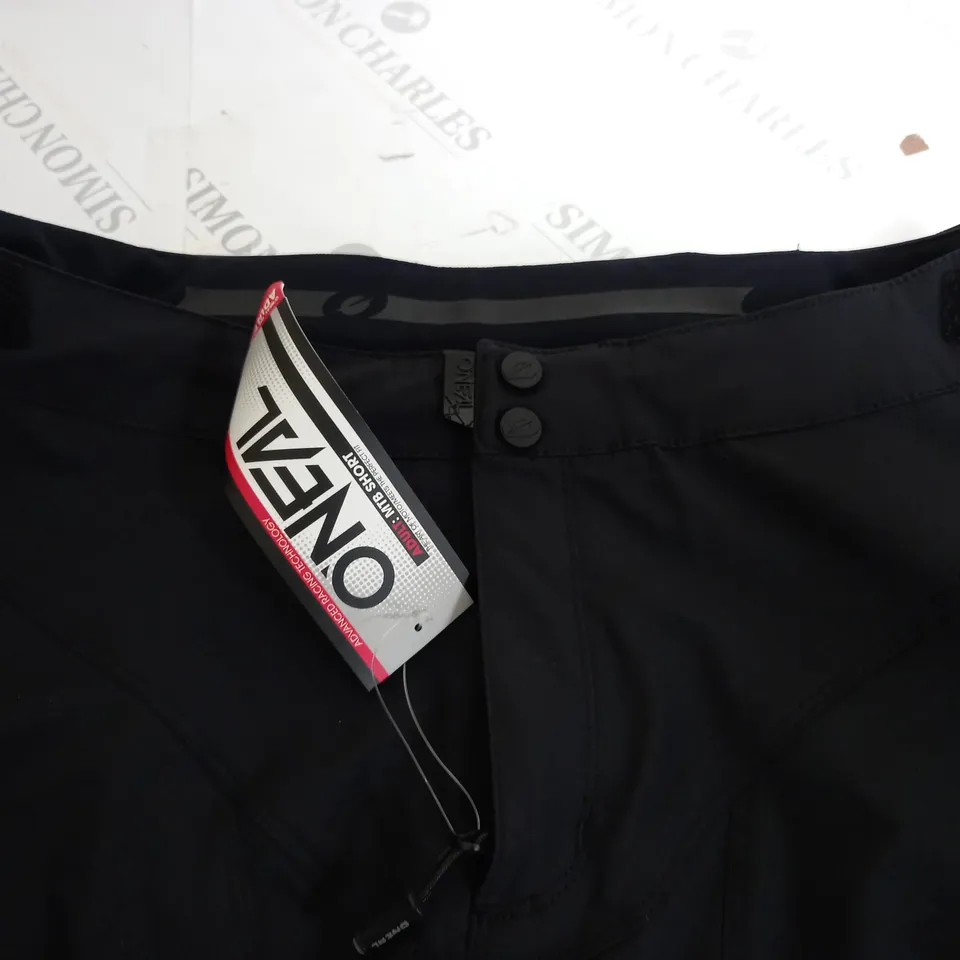 O'NEILLS ROCK STACKER SHORTS IN BLACK - 36/52