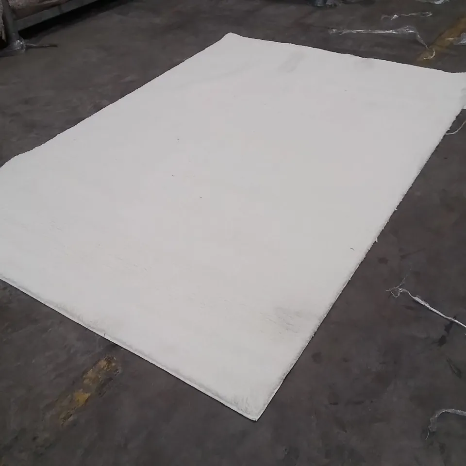 QUALITY DESIGNER AREA RUG - APPROXIMATELY 230X160CM