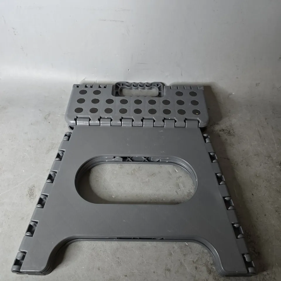 UNBRANDED GREY MINI STEP LADDER