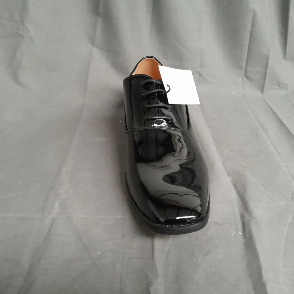 PAIR OF GOOR FORMAL LACE UP SHOES IN BLACK SIZE 13