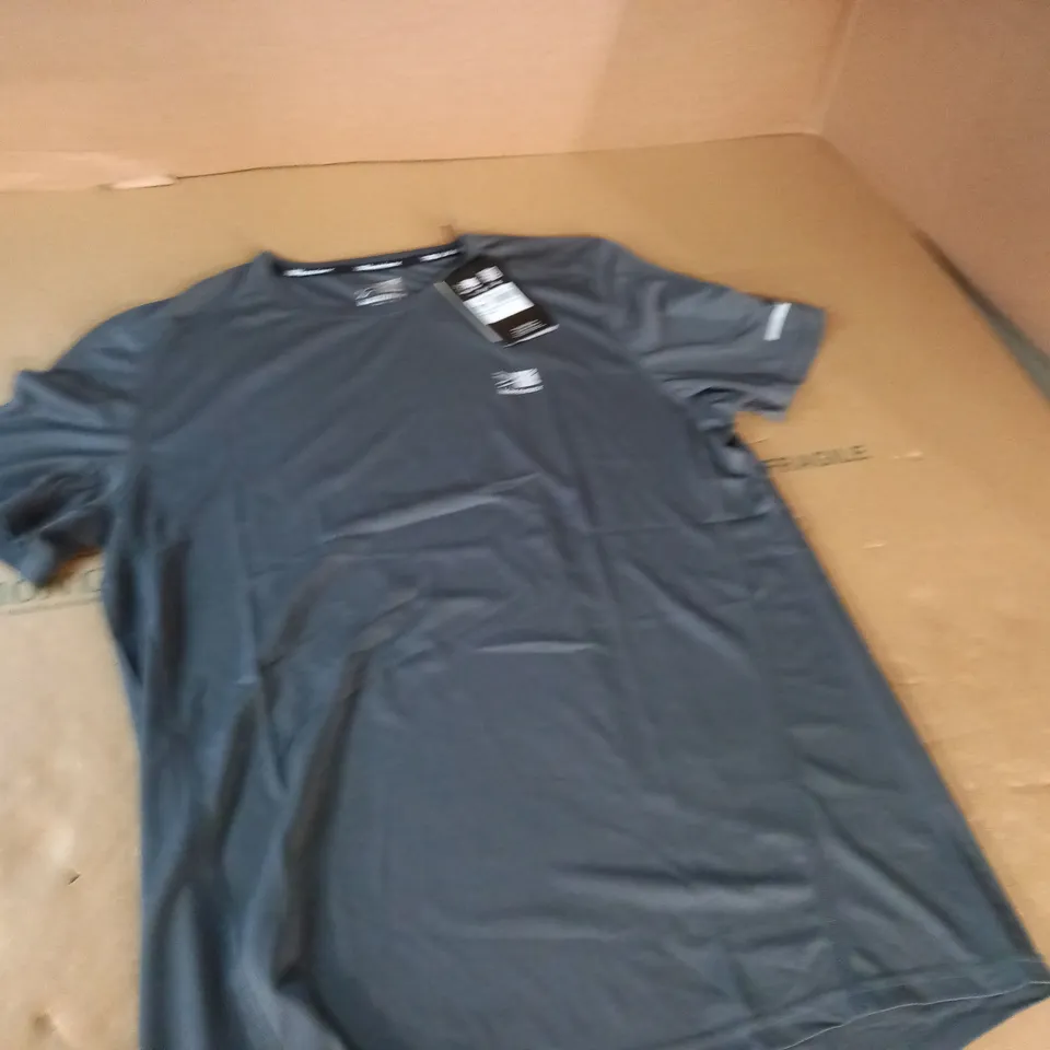 KARRIMOR RUN SS T-SHIRT IN CHARCOAL - L