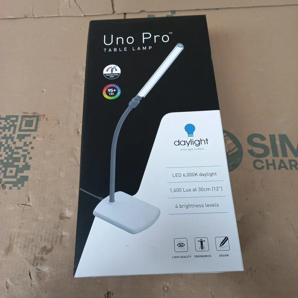 DAYLIGHT UNO PRO TABLE LAMP – LED 6000K DAYLIGHT, 4 BRIGHTNESS LEVELS