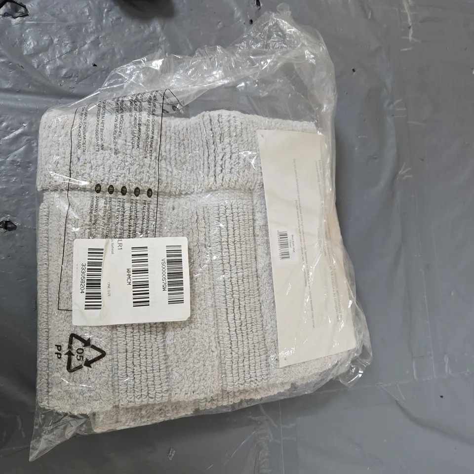 DEYONGS LONDON BATH TOWEL – GREY, IN PLASTIC PACKAGING