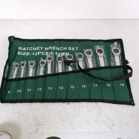 18-PIECE RATCHET WRENCH SET