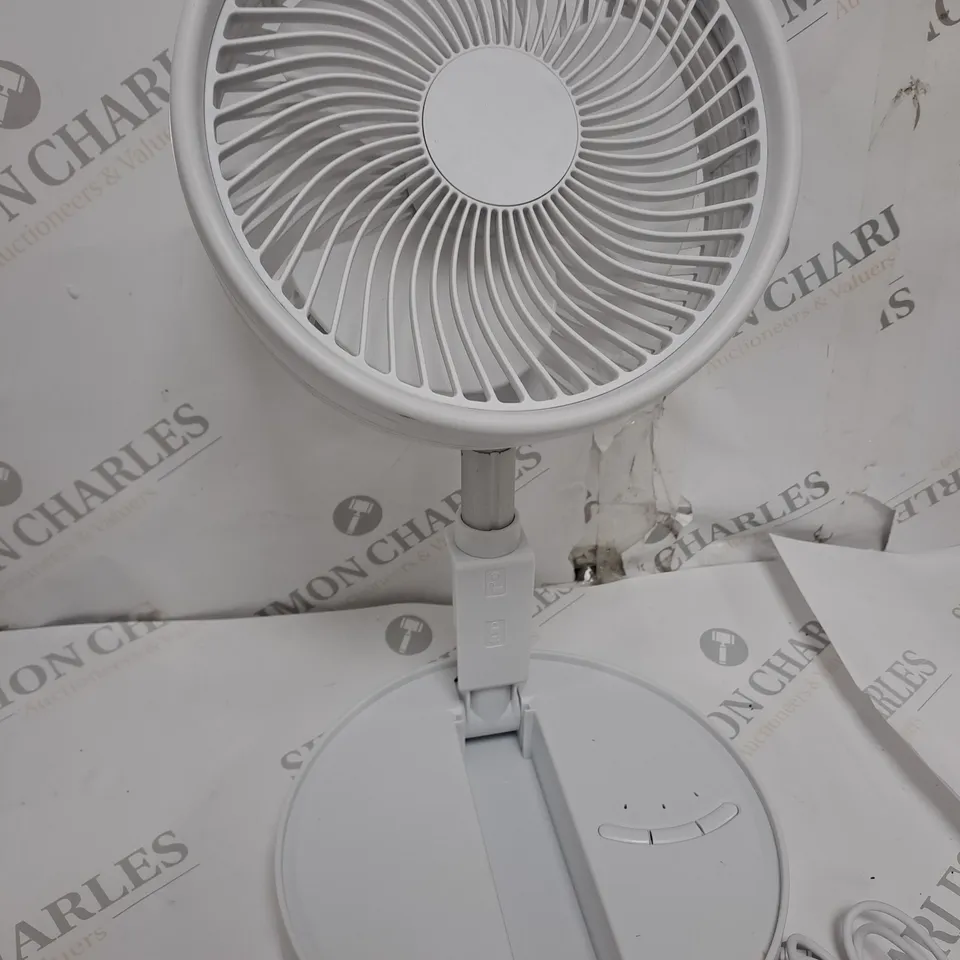 BELL & HOWELL RECHARGEABLE EXTENDABLE DESK & FLOOR FAN, WHITE