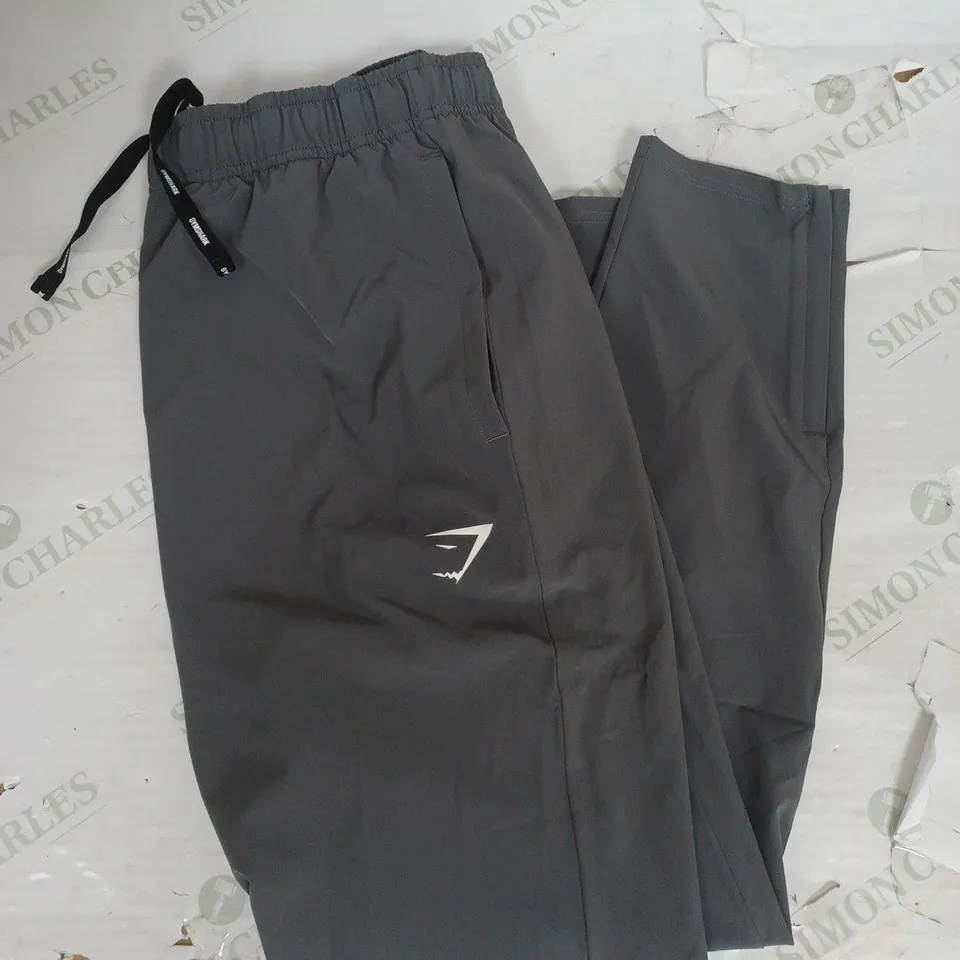 GYMSHARK ARRIVAL PANT IN SILHOUETTE GREY SIZE M