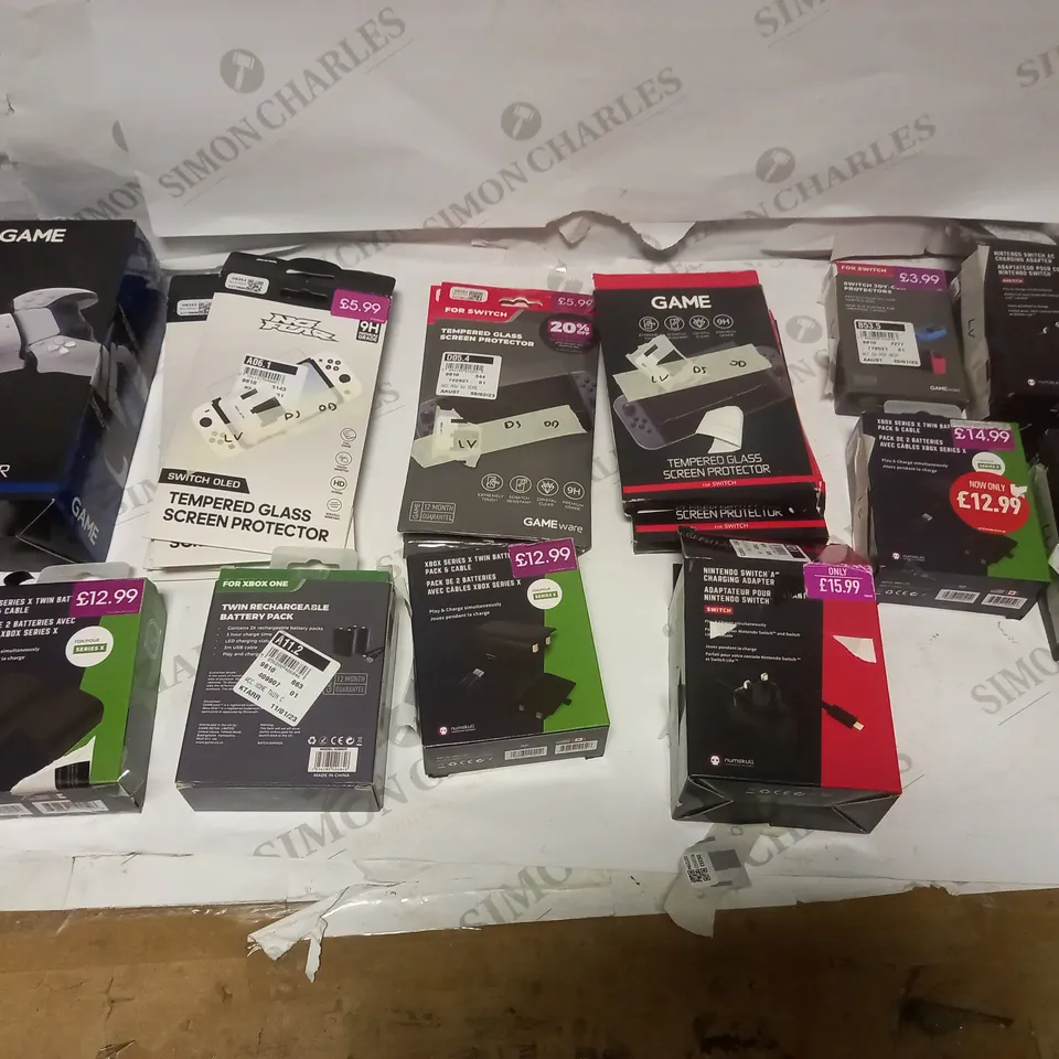 LOT OF APPROX 20 ASSORTED CONSOLE ACCESSORIES TO INCLUDE SWITCH SCREEN PROTECTORS, SWITCH POWER ADAPTERS, XBOX CONTROLLER CHARGE KITS ETC