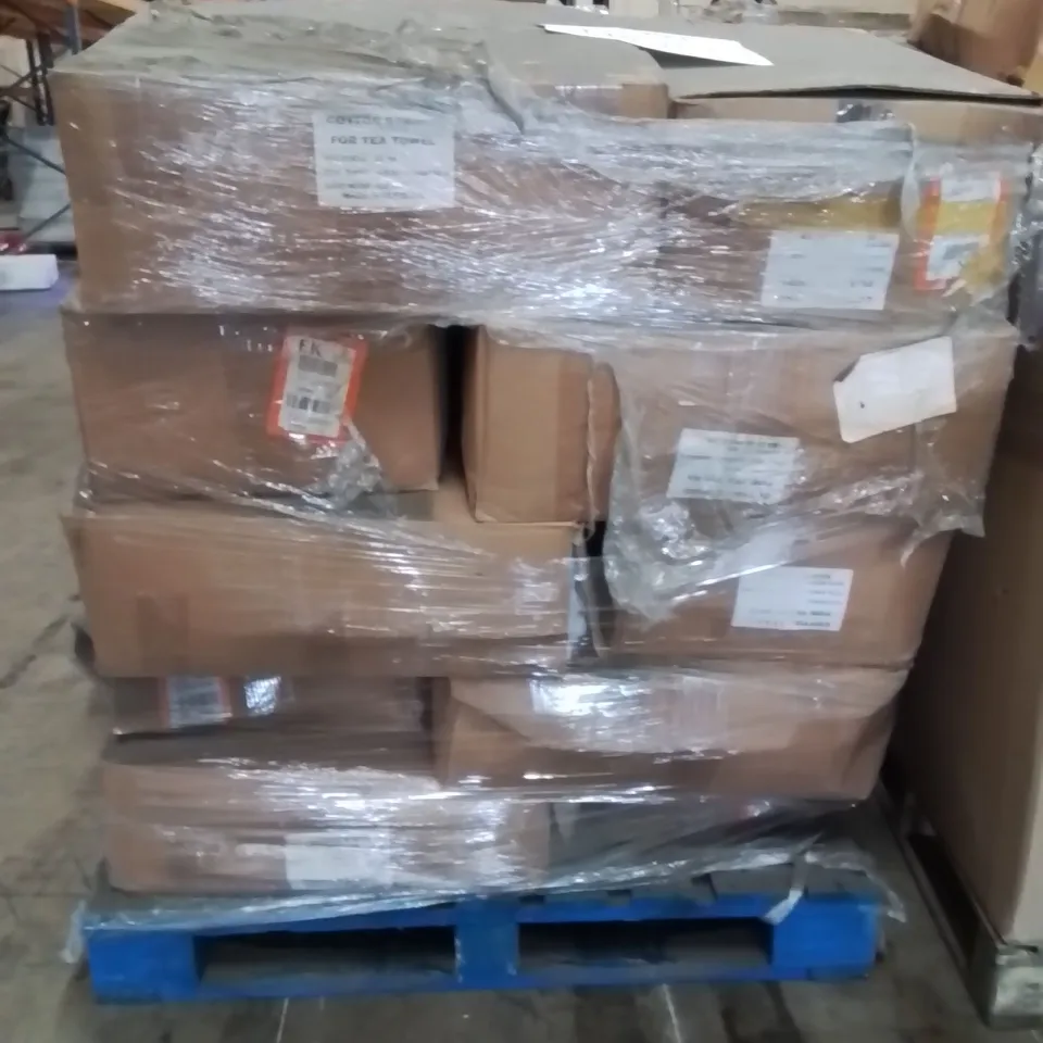 PALLET CONTAINING A LARGE QUANTITY OF COTTON STRING FOR TEA TOWELS 