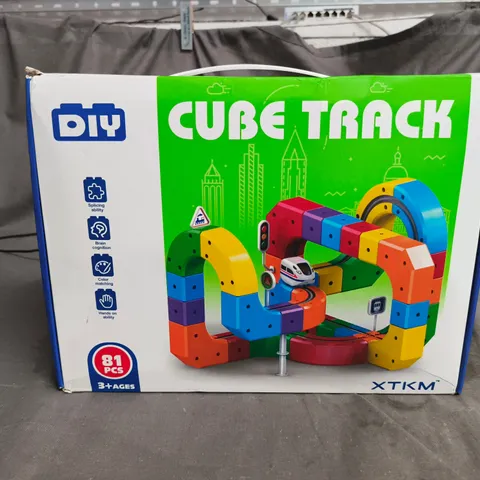 XTKM CUBE TRACK BUILDING TOY – 81 PCS, BOXED, AGE 3+