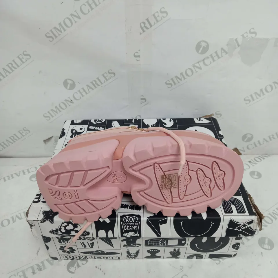 BOXED PAIR OF KOI FOOTWEAR CAKE SHOW BALLERINA PLATFORM SHOES IN PINK - SIZE 4
