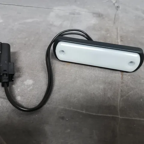 APPROXIMATELY 65 VTA-02 MARKER VEHICLE LIGHTS