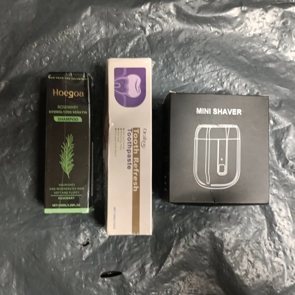 APPROXIMATELY 15 ASSORTED COSMETIC ITEMS TO INCLUDE MINI SHAVER, HOEGOA, ORALHOE, ETC - COLLECTION ONLY