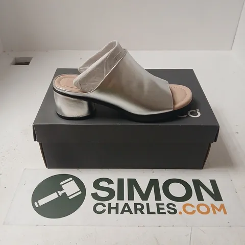 BOXED PAIR OF ECCO SCULPTED SANDALS IN PURE SILVER COLOUR - SIZE 38
