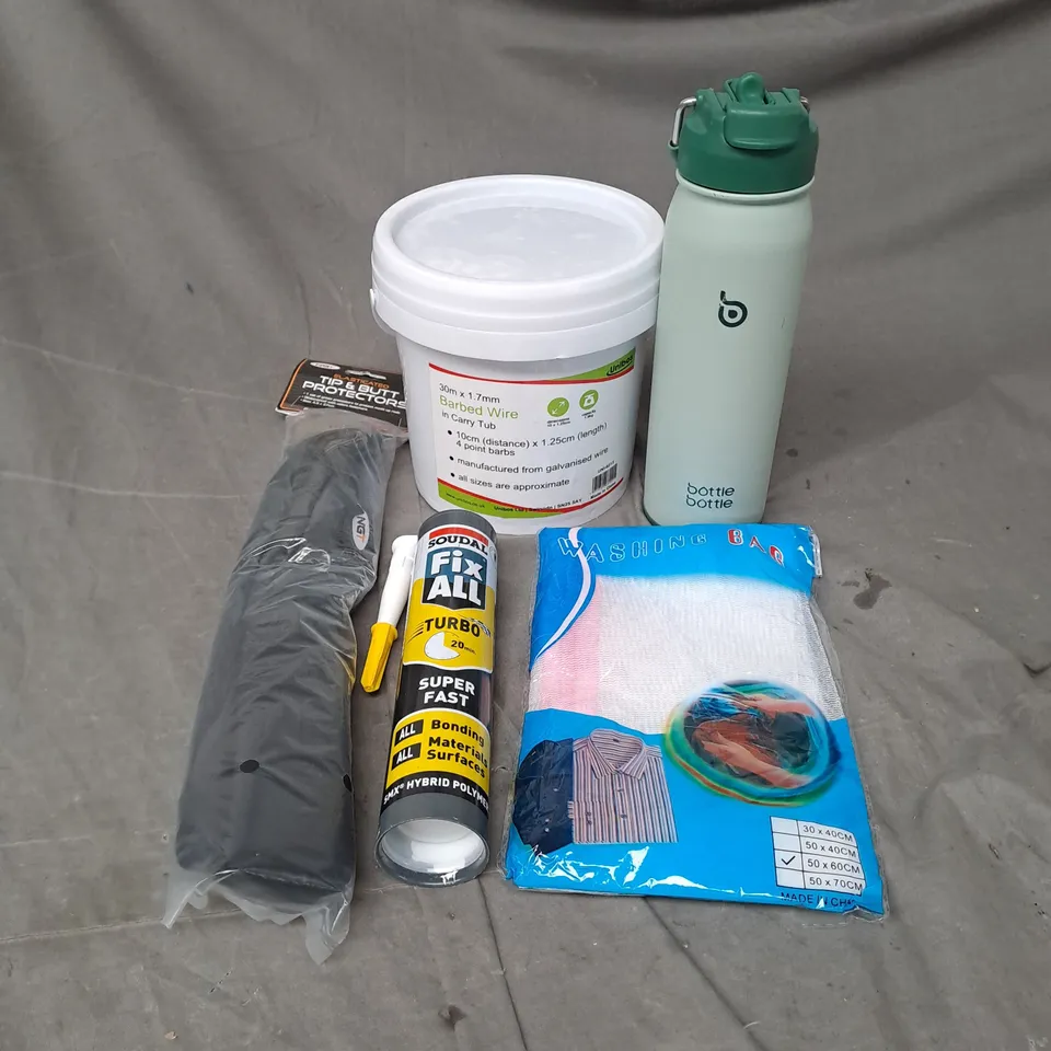 BOX OF APPROXIMATELY 12 ASSORTED HOUSEHOLD ITEMS TO INCLUDE - BARBED WIRE - BOTTLE - SOUDAL FIX ALL - ETC
