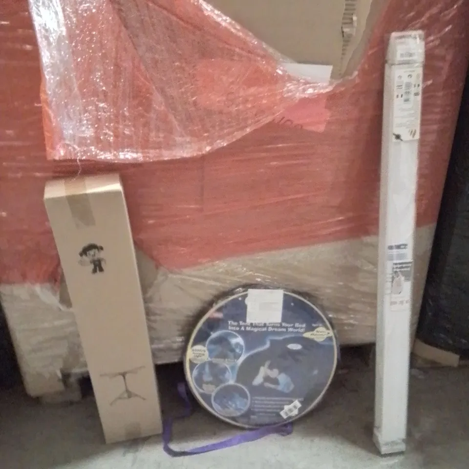 PALLET OF ASSORTED HOUSEHOLD GOODS AND PRODUCTS TO INCLUDE;ROLLER BLINDS,POPUP TENT,CLOTHES AIRER