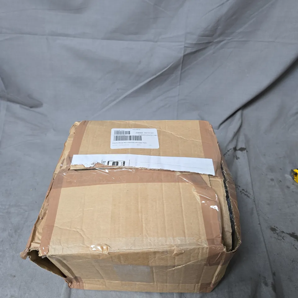 ROBERTS REVIVAL MINI PORTABLE DAB+/FM RADIO IN DUSKY PINK.