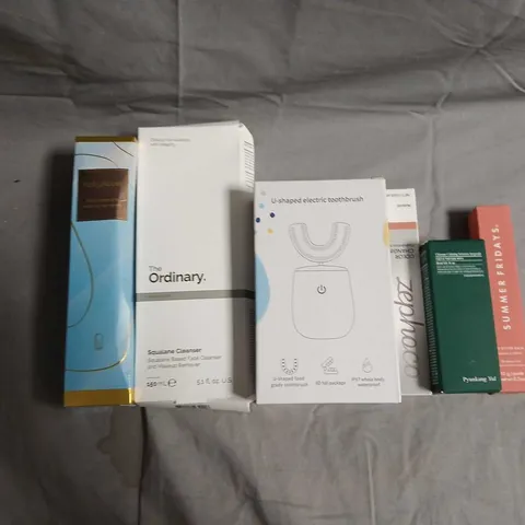 TOTE OF APPROX 15 ASSORTED COSMETIC ITEMS TO INCLUDE THE ORDINARY SQUALANE CLEANSER & SKINCARE BUNDLE