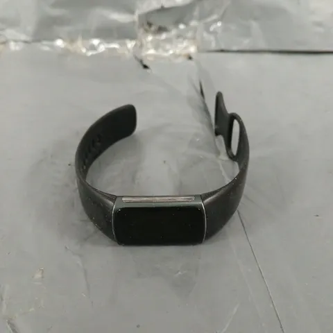 FITBIT CHARGE 5