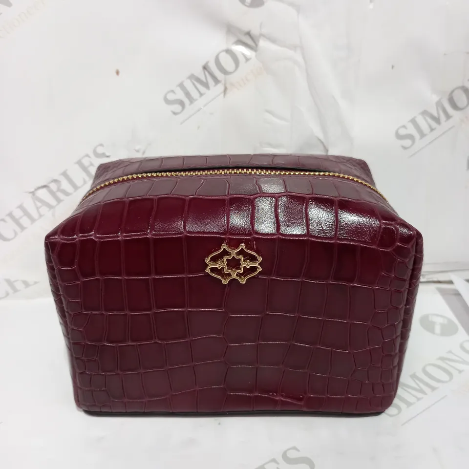 RADLEY LONDON THOMAS ROAD MEDIUM ZIP TOP LEATHER POUCH IN BURGUNDY 