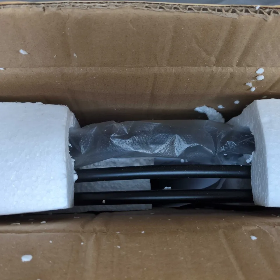 FLOWER GARDEN TABLE WITH SOLAR LIGHT – DAISY & BUTTERFLY (BOXED)